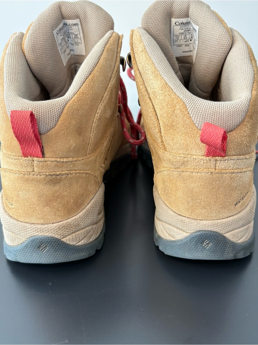 Columbia Women's Yoncalla Mid Waterproof hiking boots 🥾 - Picture 4 of 7